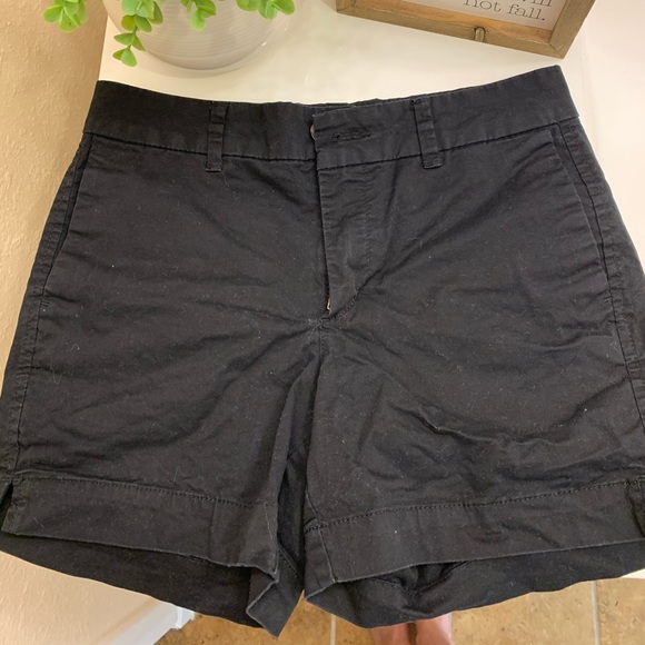 Old Navy Everyday Shorts size 0, 4 inch inseam!! - Picture 1 of 2